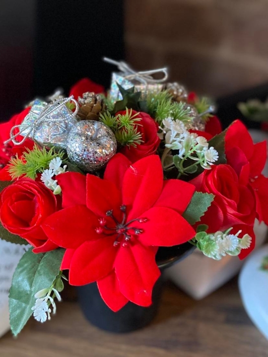 Artificial Christmas Grave Pots